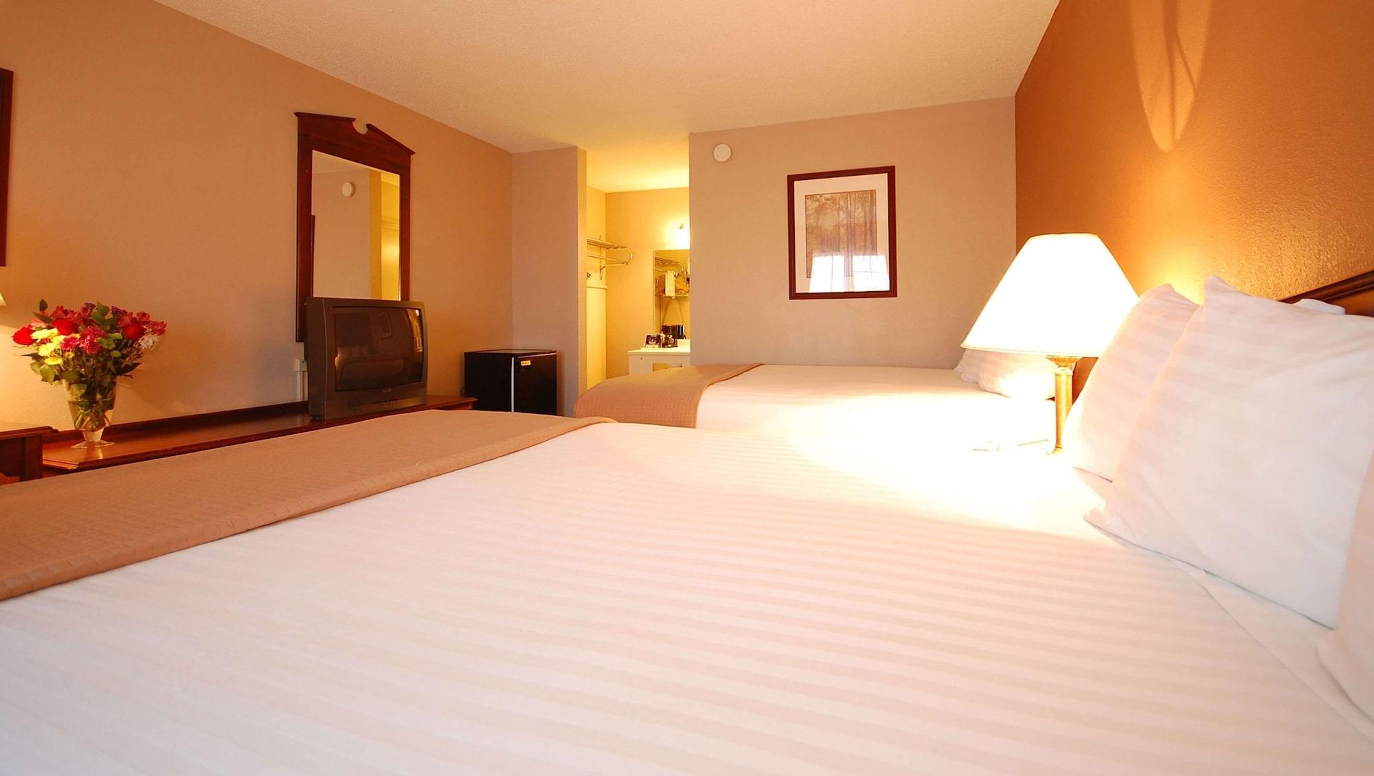 Magnuson Hotel Red Baron Garden City Luaran gambar