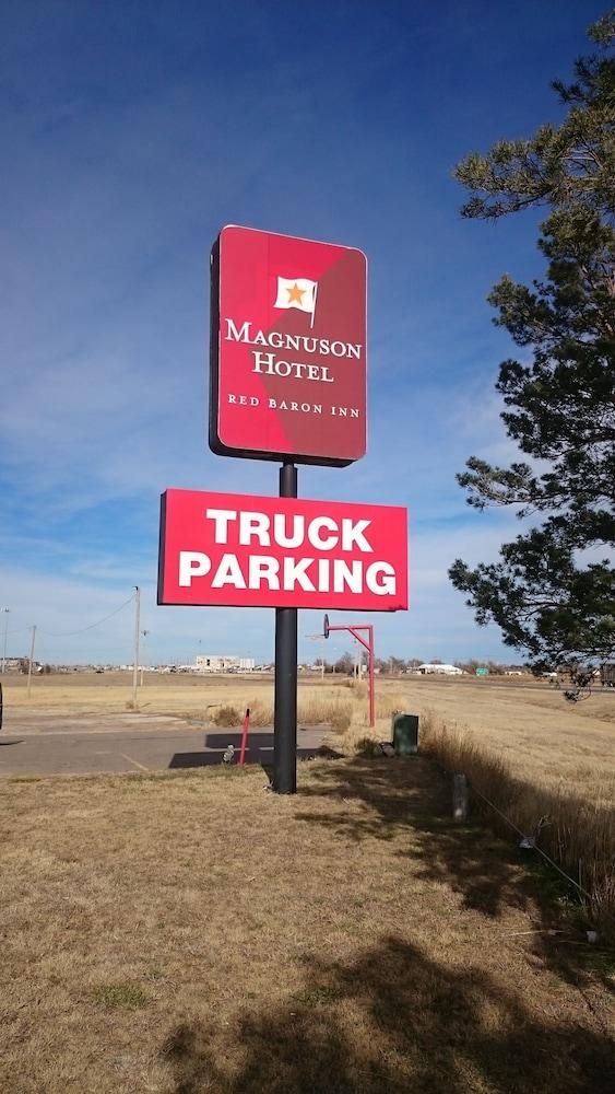 Magnuson Hotel Red Baron Garden City Luaran gambar