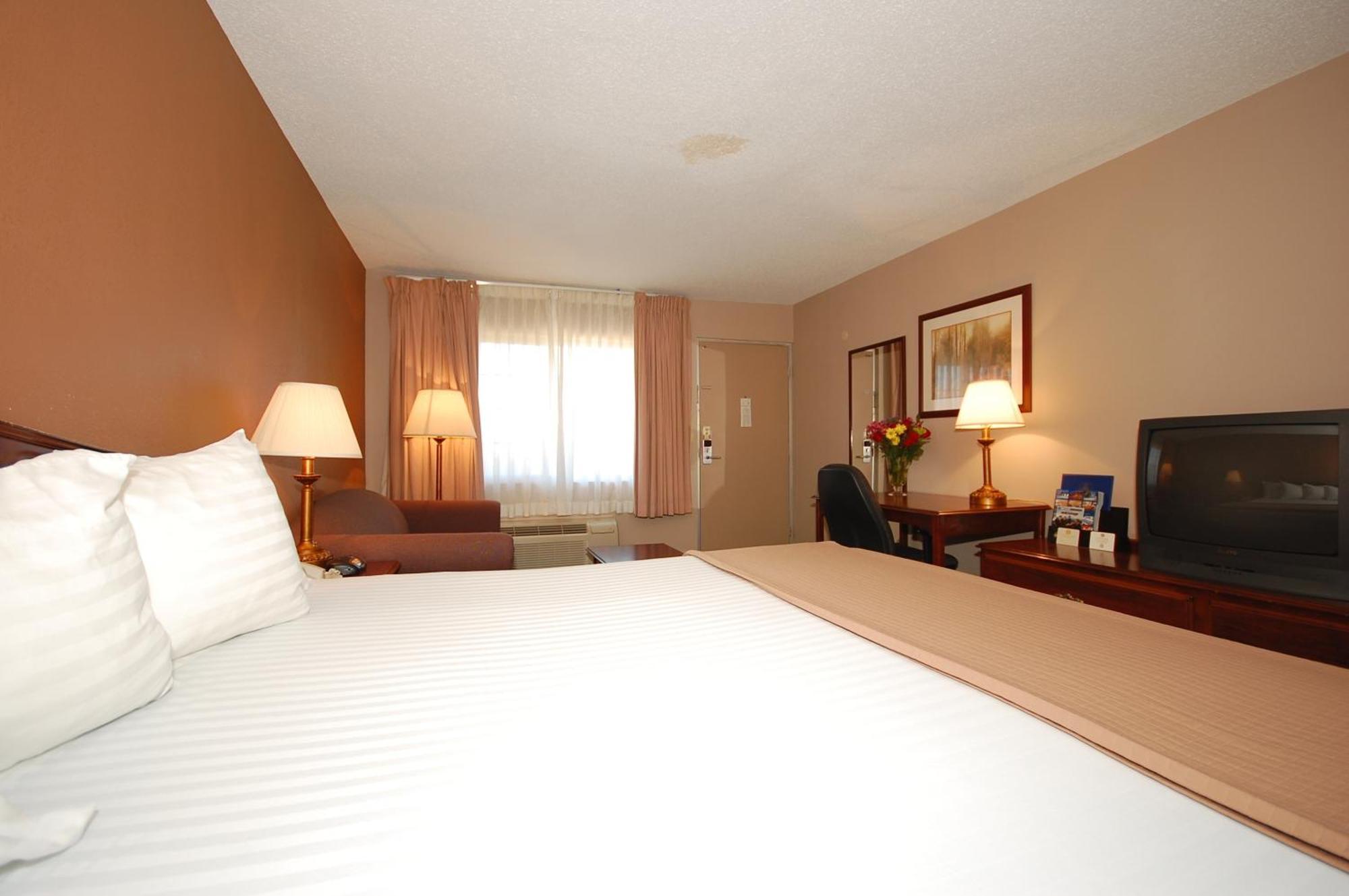 Magnuson Hotel Red Baron Garden City Luaran gambar