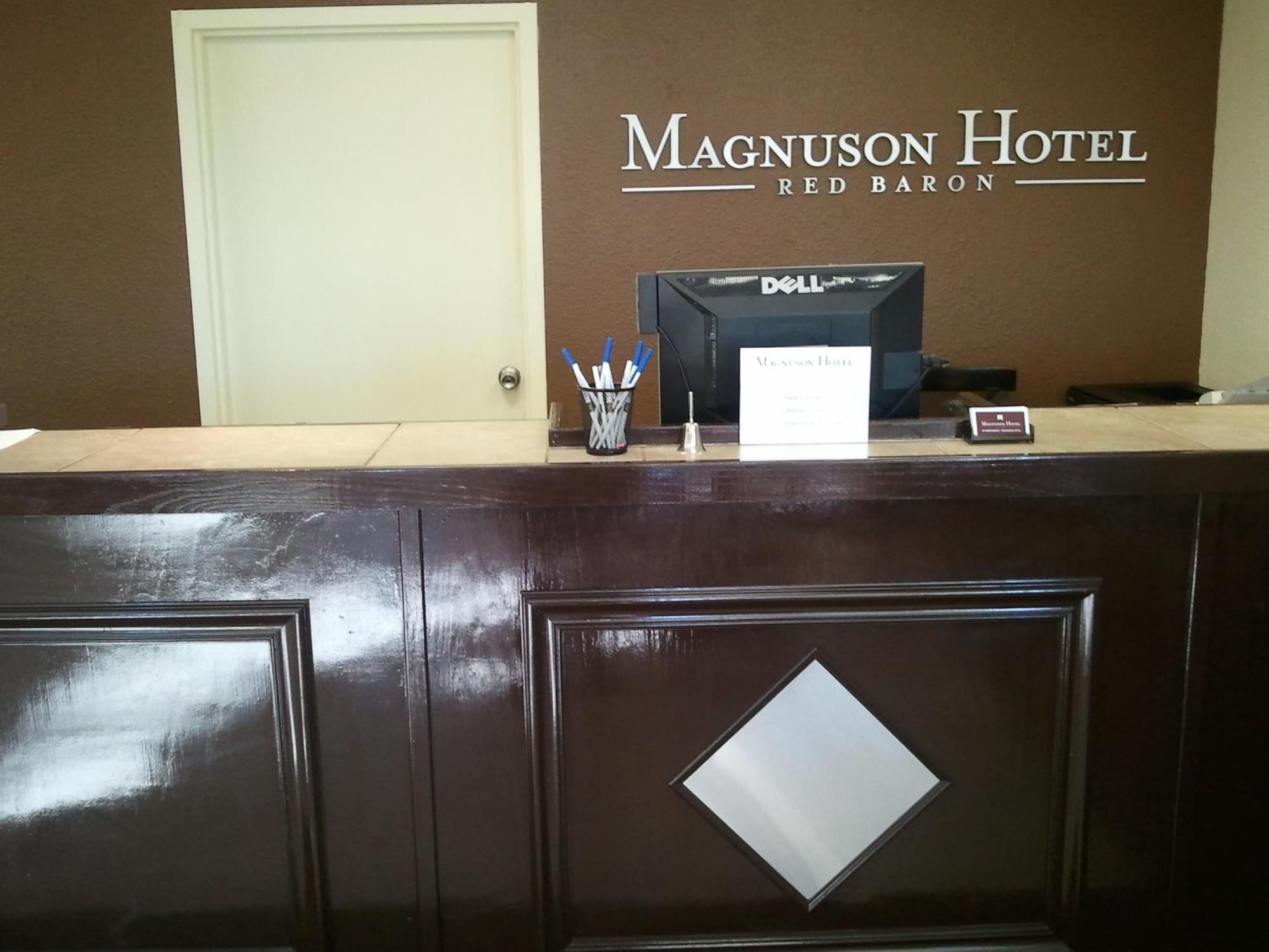 Magnuson Hotel Red Baron Garden City Luaran gambar