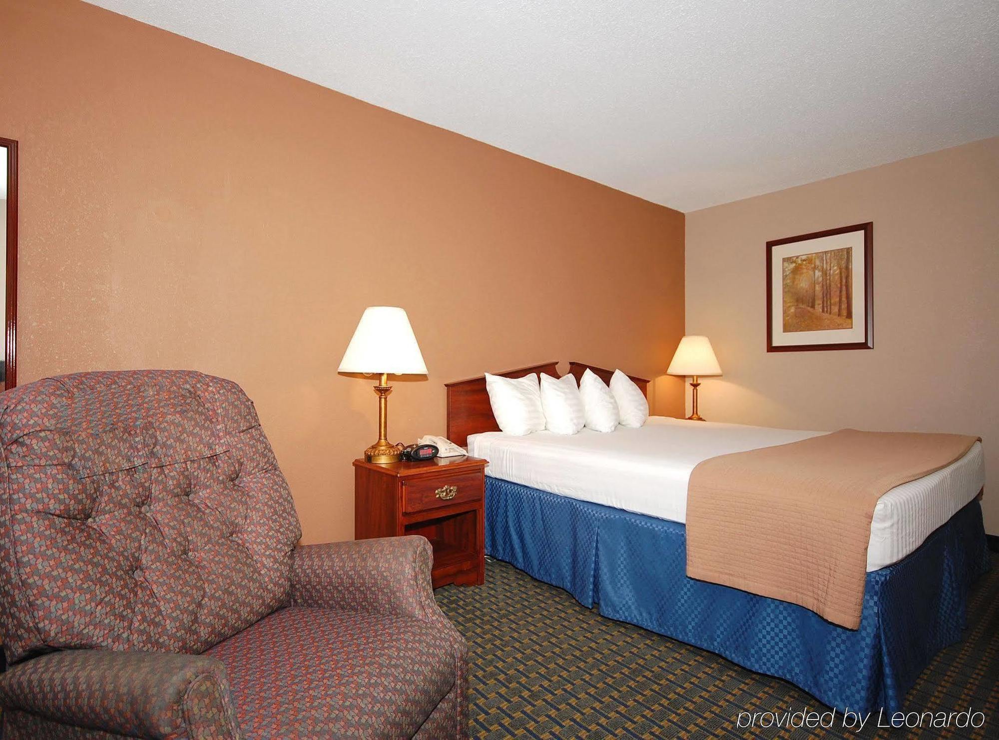 Magnuson Hotel Red Baron Garden City Bilik gambar