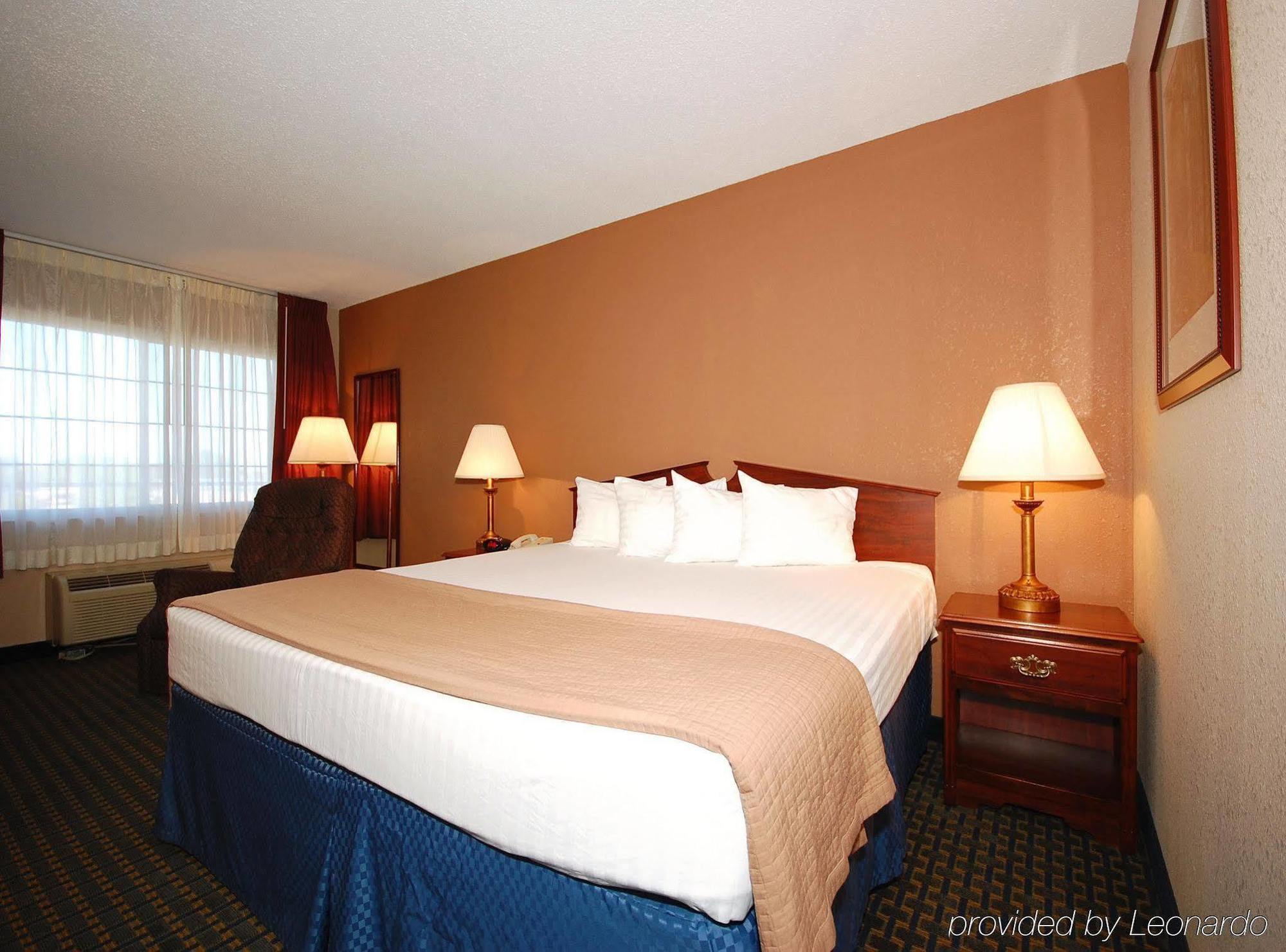 Magnuson Hotel Red Baron Garden City Luaran gambar