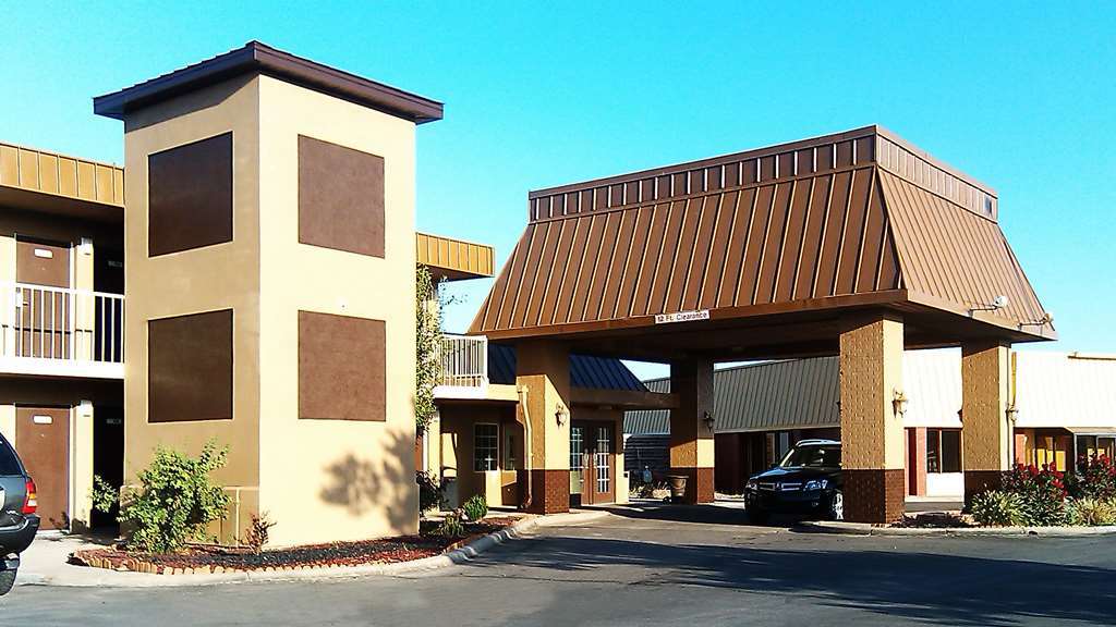 Magnuson Hotel Red Baron Garden City Luaran gambar